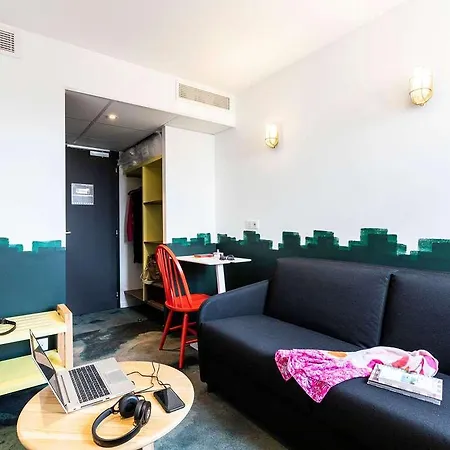 Ibis Styles מלון טונון-לה-בן